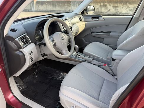 Used 2011 Subaru Forester 2.5X Premium AWD/4WD image 5