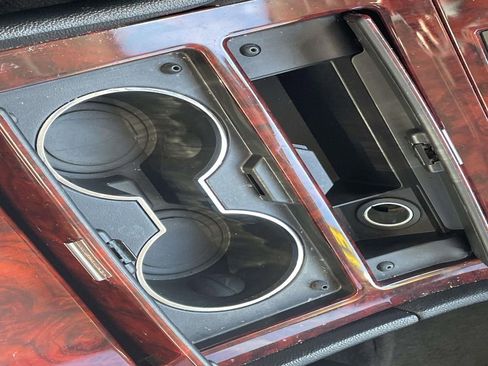 Used 2013 Cadillac Escalade Luxury image 26