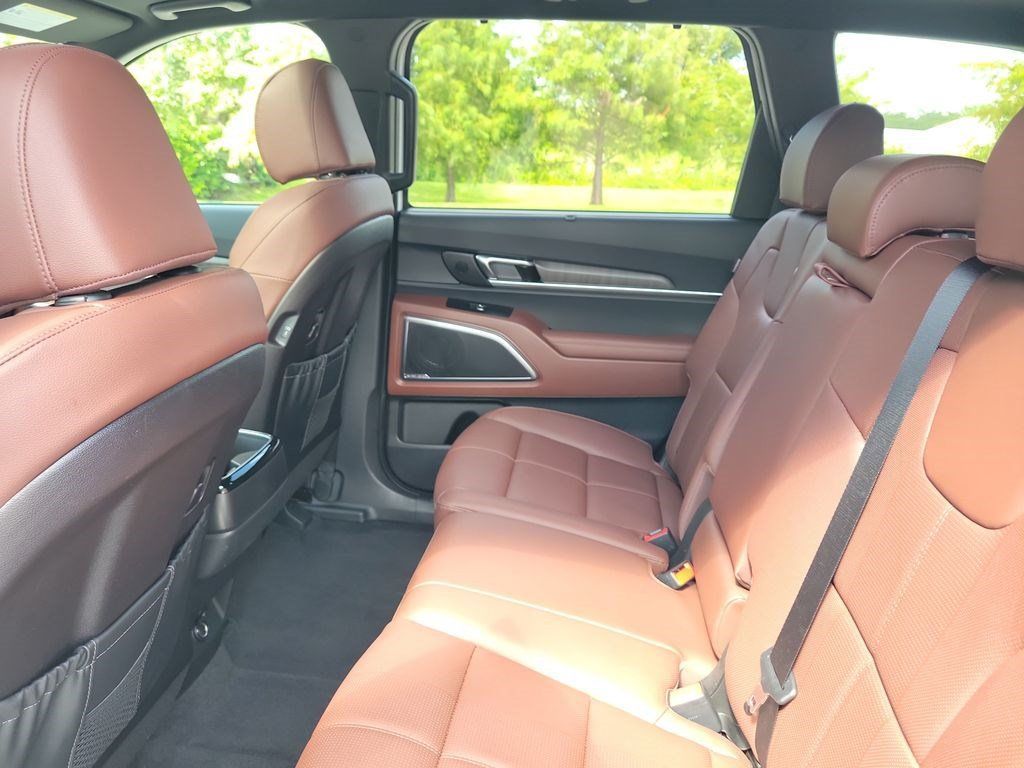 Certified 2025 Kia Telluride SX FWD image 25