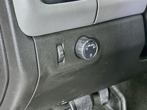 Used 2018 Chevrolet Colorado W/T RWD image 16