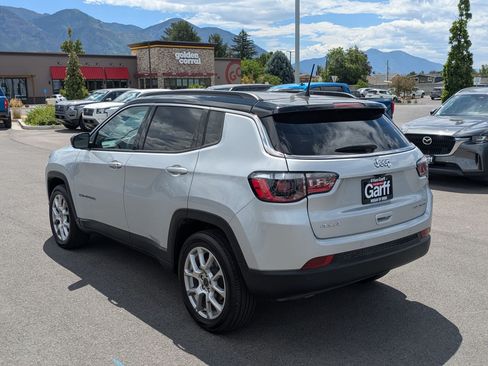 Used 2025 Jeep Compass Limited AWD/4WD image 8