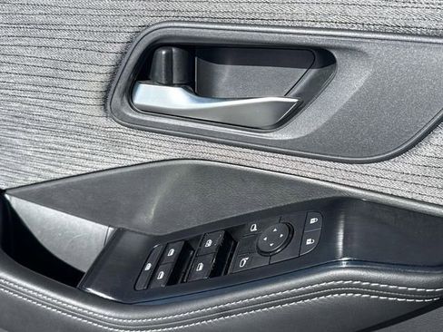 Certified 2023 Nissan Rogue SV image 26