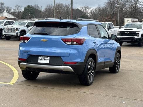 Used 2024 Chevrolet TrailBlazer LT w/ Convenience Package image 3