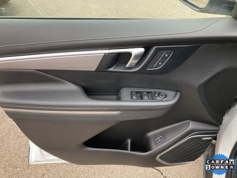 Used 2025 Buick Enclave Preferred image 11