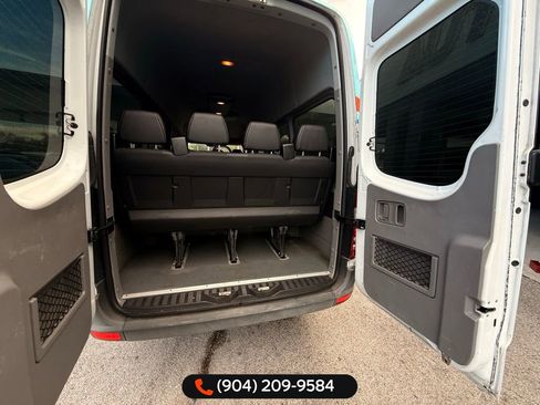 Used 2016 Mercedes-Benz Sprinter 2500 image 21