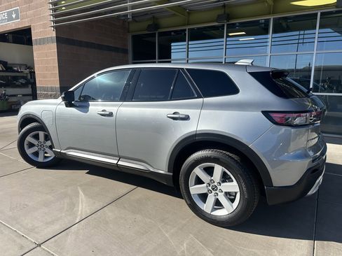 Used 2024 Honda Prologue EX image 4