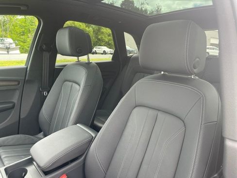 Used 2023 Audi Q5 2.0T Premium w/ Convenience Package AWD/4WD image 9