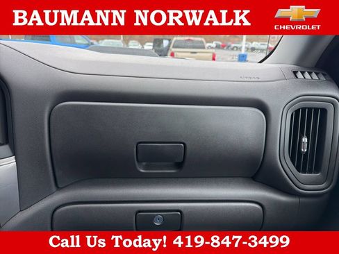 Used 2025 Chevrolet Silverado 1500 Custom Trail Boss w/ Turbomax Blackout Package AWD/4WD image 40