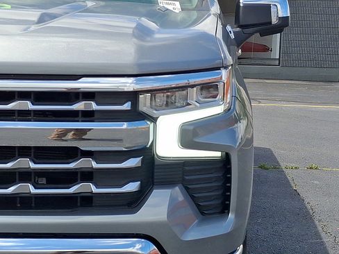 Used 2023 Chevrolet Silverado 1500 LTZ AWD/4WD image 20
