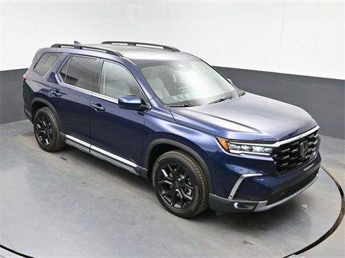 New 2025 Honda Pilot Touring image 13