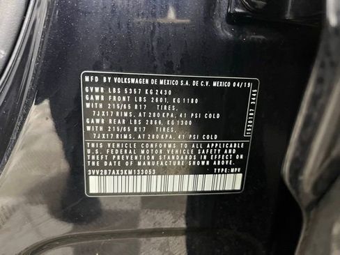 Used 2019 Volkswagen Tiguan SE w/ Panoramic Sunroof Package image 25