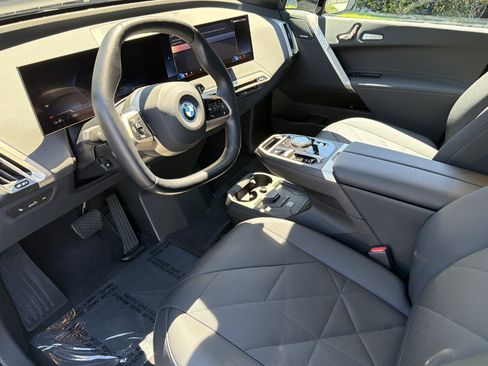 Used 2024 BMW iX xDrive50 w/ Premium Package AWD/4WD image 25