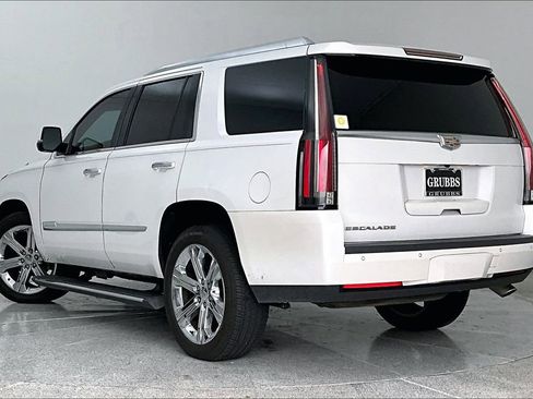 Used 2016 Cadillac Escalade Premium image 16