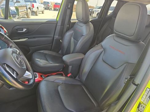 Used 2018 Jeep Renegade Trailhawk image 14