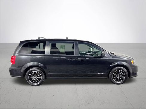 Used 2018 Dodge Grand Caravan GT image 5