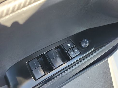 Used 2025 Toyota Camry SE image 21