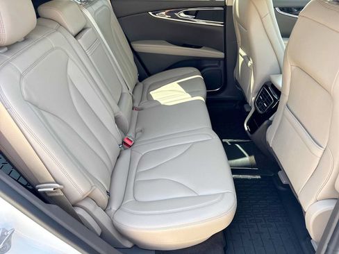 Used 2023 Lincoln Nautilus AWD w/ Premium Package image 19