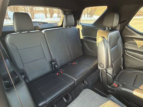 Used 2023 Chevrolet Traverse LT w/ LT Premium Package AWD/4WD image 20