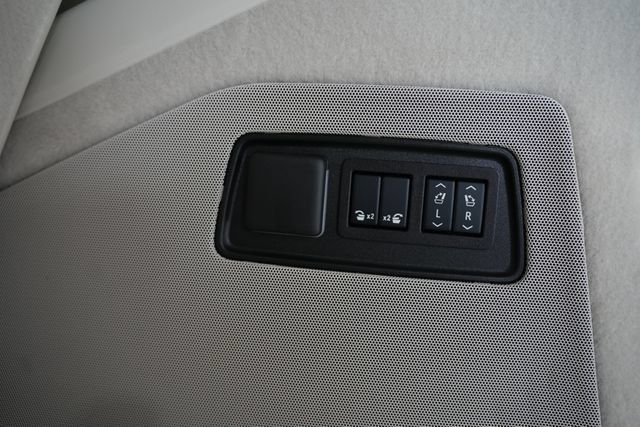 Used 2024 Cadillac Escalade Sport Platinum AWD/4WD image 11