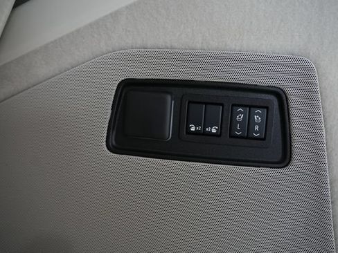 Used 2024 Cadillac Escalade Sport Platinum AWD/4WD image 11