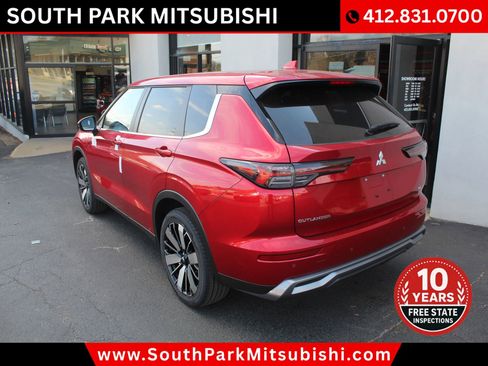 New 2025 Mitsubishi Outlander SE image 8