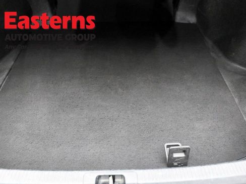 Used 2022 Toyota Camry SE image 9