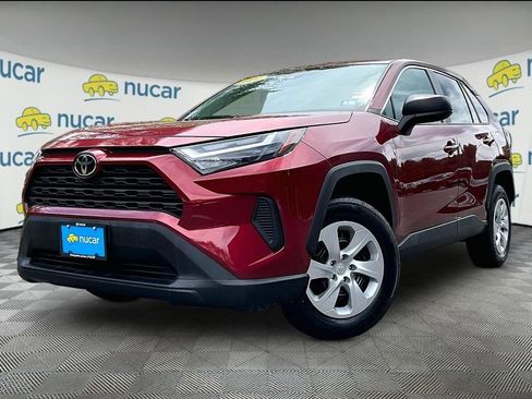 Used 2024 Toyota RAV4 LE AWD/4WD image 3