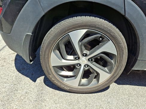 Used 2018 Hyundai Tucson Value w/ Cargo Package AWD/4WD image 10