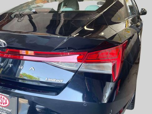 Used 2023 Hyundai Elantra Limited FWD image 9