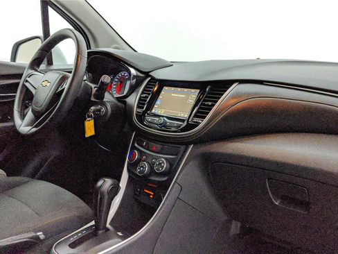 Used 2019 Chevrolet Trax LS image 24