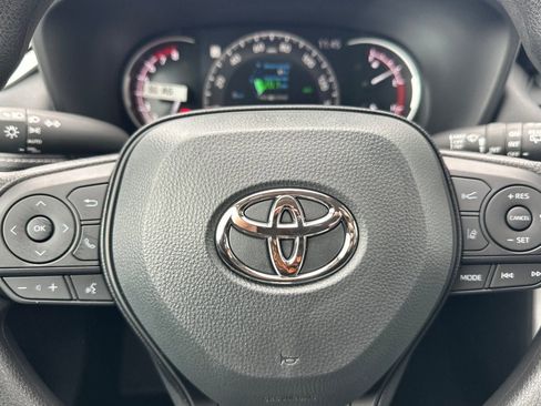New 2025 Toyota RAV4 XLE image 27