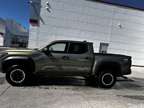 Used 2026 Toyota Tacoma TRD Off-Road AWD/4WD image 15