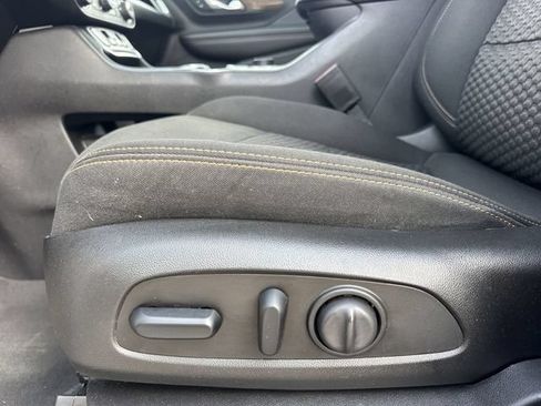 Used 2018 GMC Terrain SLE w/ Driver Convenience Package FWD image 13
