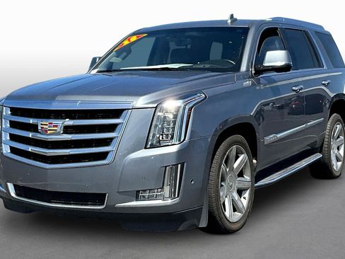 Used 2018 Cadillac Escalade Luxury AWD/4WD image 1