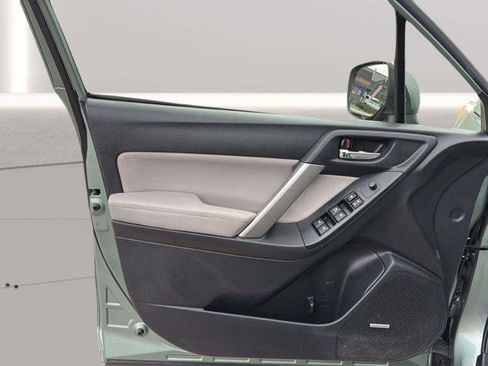 Used 2016 Subaru Forester 2.5i Touring w/ Eyesight & Navigation System image 18