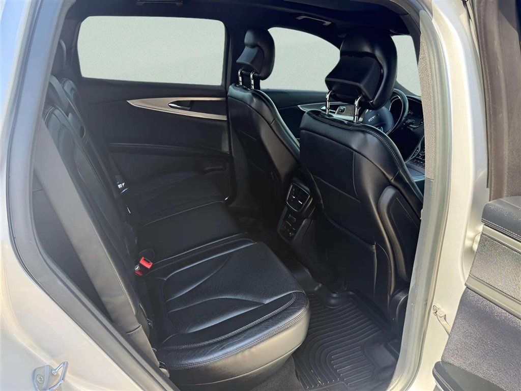 Used 2016 Lincoln MKX Reserve w/ Technology Package AWD/4WD image 19