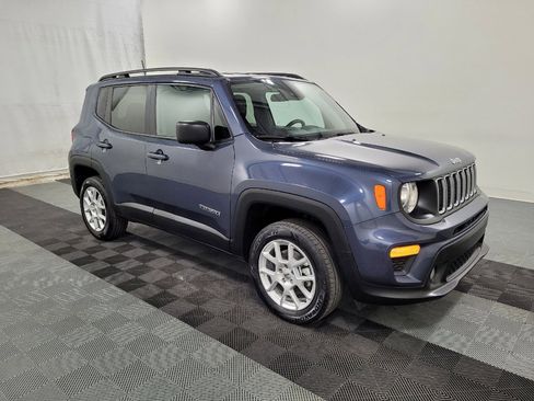 Used 2022 Jeep Renegade Latitude AWD/4WD image 11