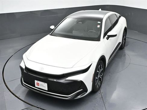 Certified 2023 Toyota Crown AWD/4WD image 37