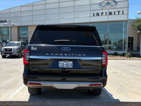 Used 2024 Ford Expedition Platinum image 10