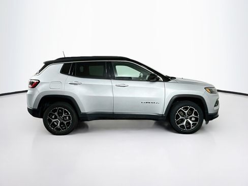 Used 2025 Jeep Compass Limited AWD/4WD image 10