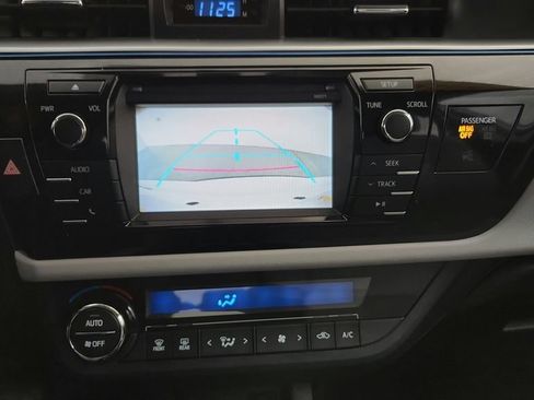Certified 2016 Toyota Corolla LE FWD image 31
