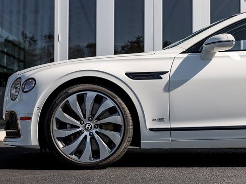 Used 2020 Bentley Flying Spur W12 image 25