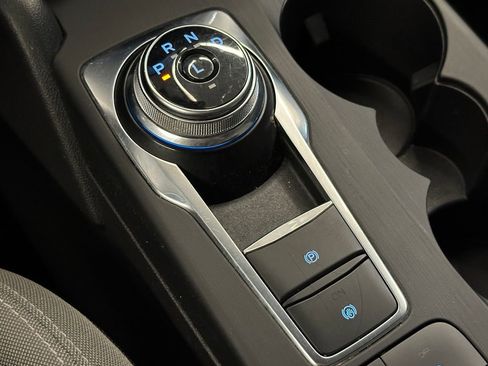 Used 2020 Ford Escape SE image 16