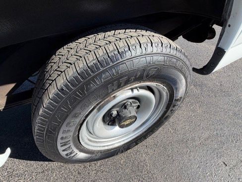 Used 2000 Chevrolet Express 2500 Express image 9