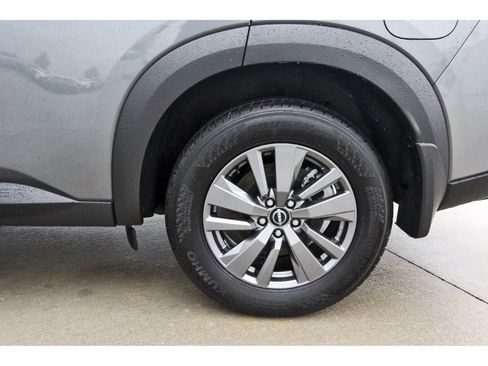 Certified 2025 Nissan Pathfinder SV FWD image 31