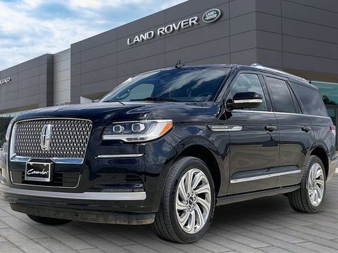 Used 2024 Lincoln Navigator Reserve image 1