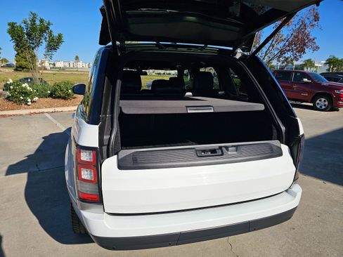 Used 2016 Land Rover Range Rover HSE image 27