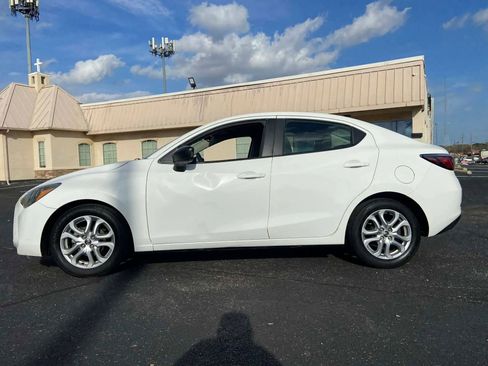 Used 2016 Scion iA image 7