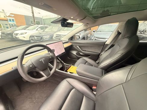 Used 2020 Tesla Model 3 Standard Range Plus RWD image 12