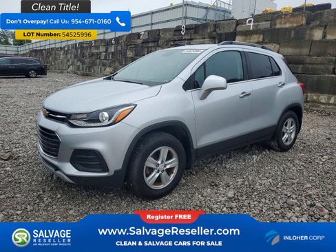 Used 2020 Chevrolet Trax LT w/ LT Convenience Package AWD/4WD image 1